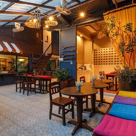Хостел Ilili House Чиангмай Экстерьер фото